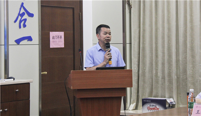 2杨潮喜校长讲话.jpg